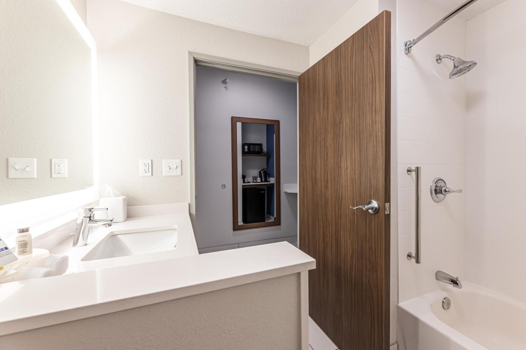 Holiday Inn Express & Suites - Rantoul By Ihg Eksteriør bilde