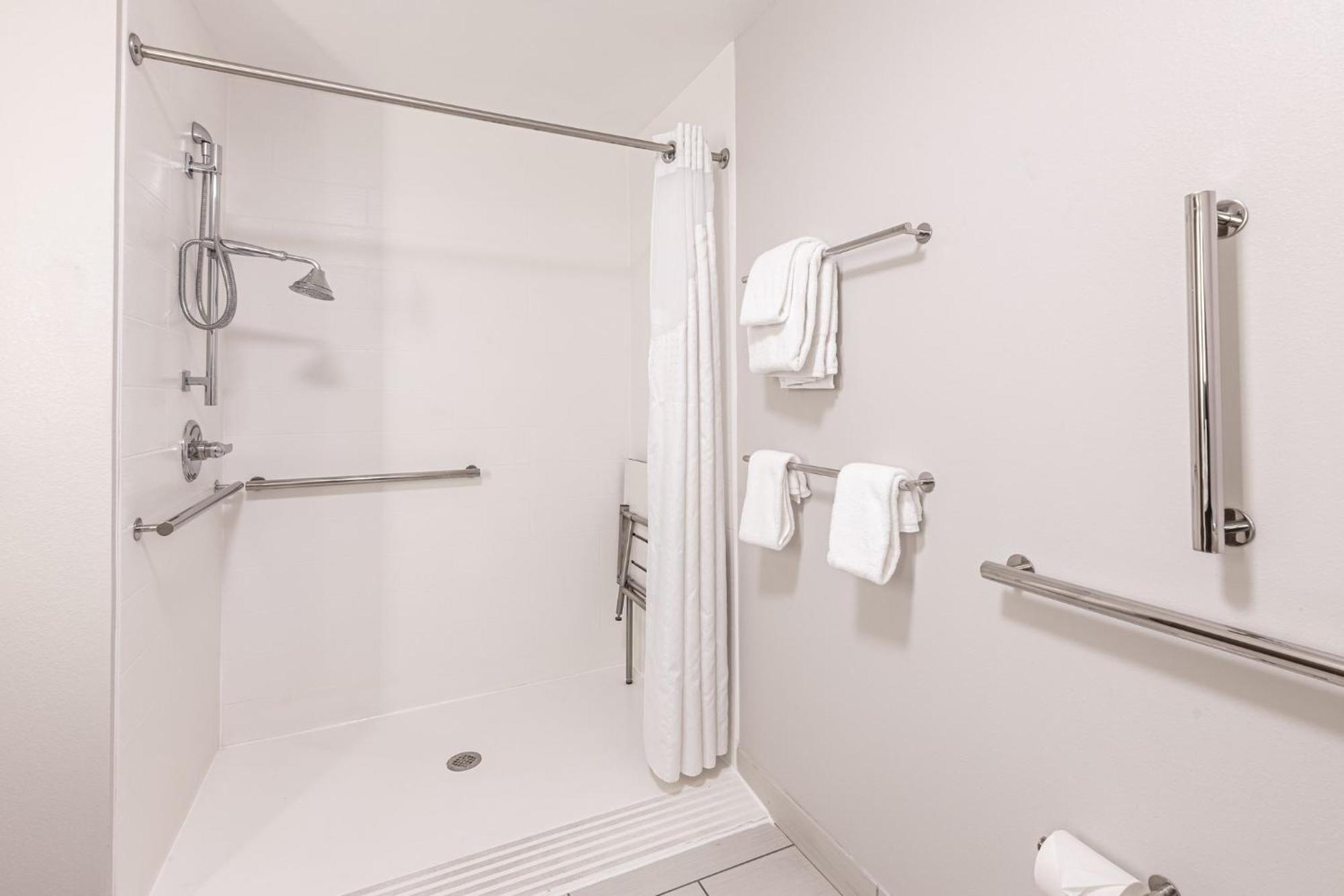 Holiday Inn Express & Suites - Rantoul By Ihg Eksteriør bilde